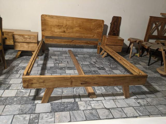 G bed (Acacia)